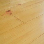 ナチュラルな家の定番パイン材ハニー色