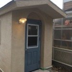 かわいい塗り壁小屋の照明