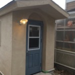 かわいい塗り壁小屋の照明