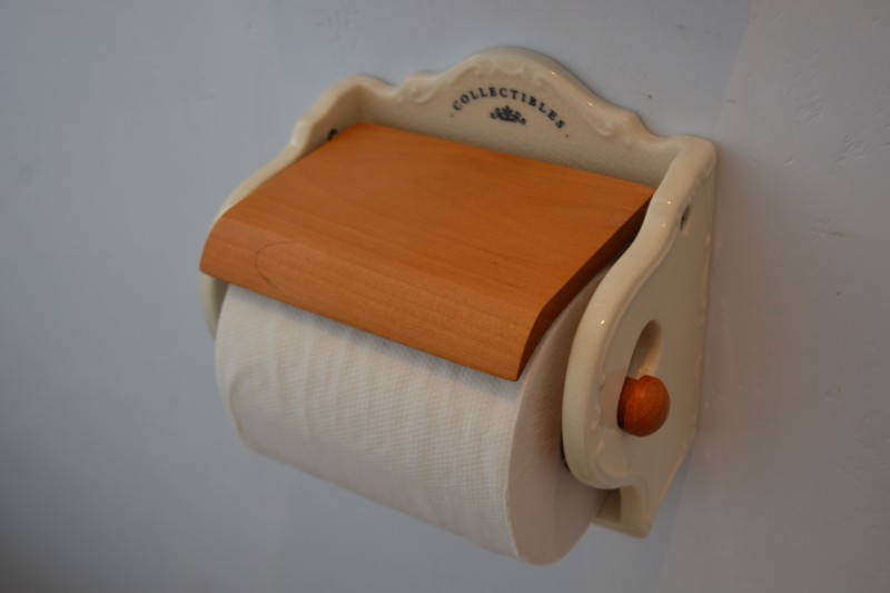 陶器のかわいいトイレットホルダー