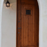 重厚感のある玄関扉国産木製建具ブラウン