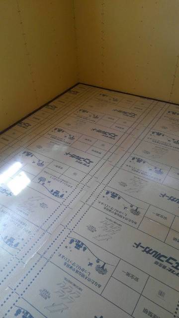 新築工事　エコフルガード　床材保護
